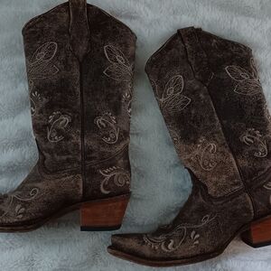Circle G Distressed Brown Embroidered Boots